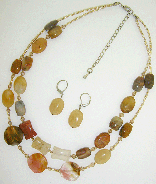 Pink, beige and white Agate necklace